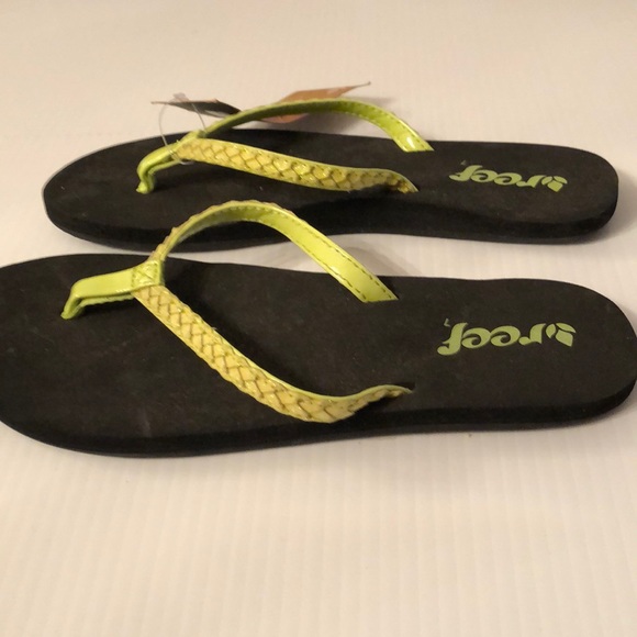 Reef Twisted Star Flip Flops - Picture 3 of 3